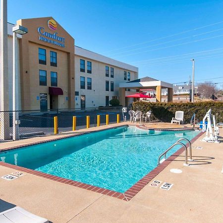 לה גראנג' Comfort Inn & Suites מראה חיצוני תמונה