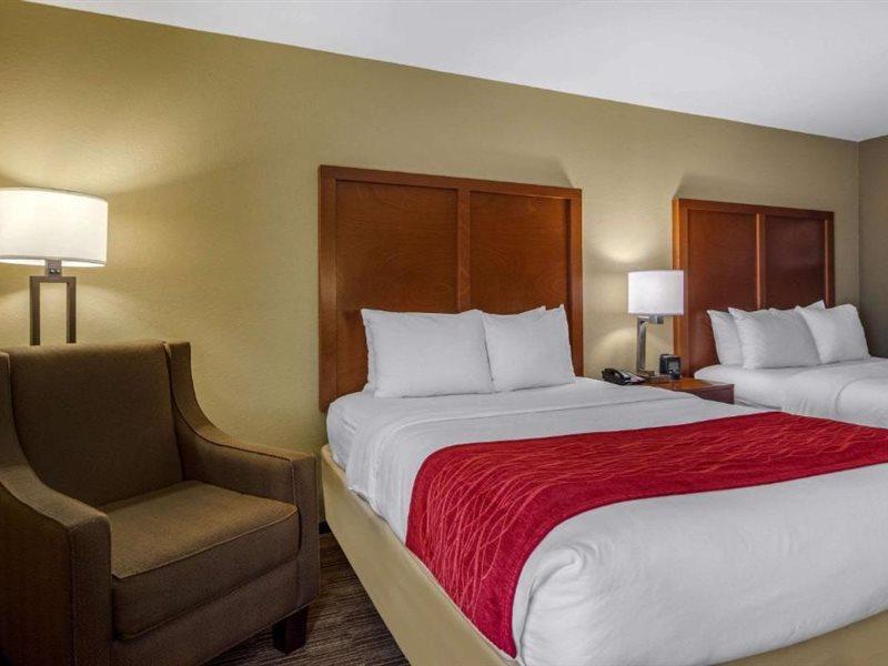 לה גראנג' Comfort Inn & Suites מראה חיצוני תמונה