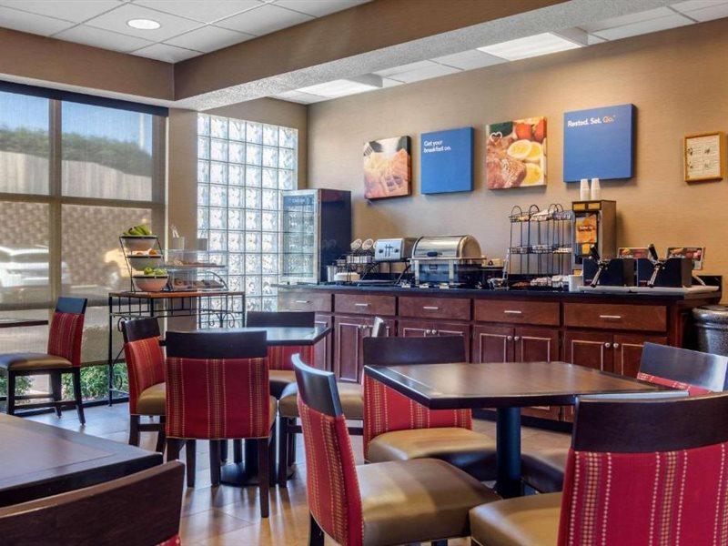 לה גראנג' Comfort Inn & Suites מראה חיצוני תמונה