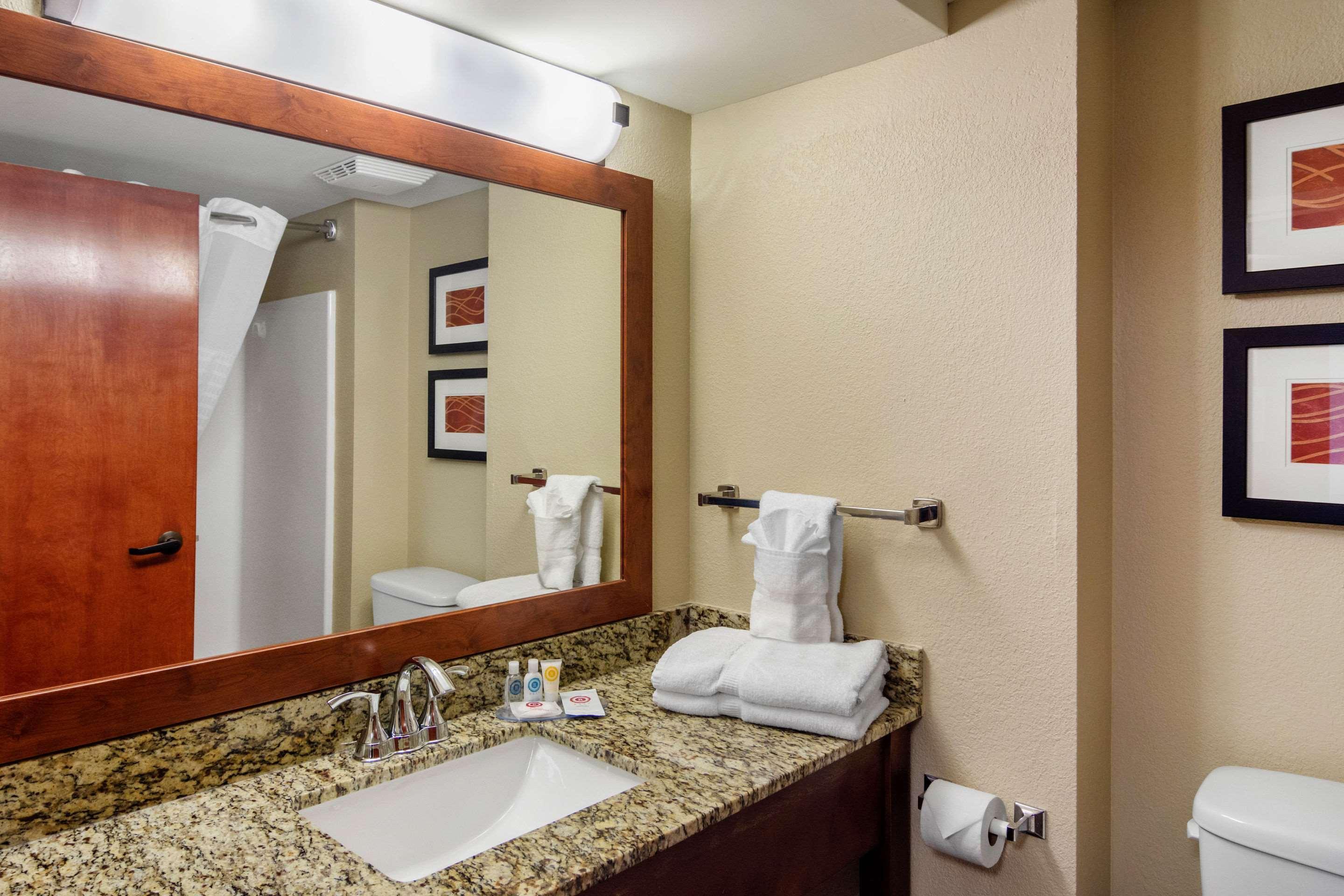לה גראנג' Comfort Inn & Suites מראה חיצוני תמונה