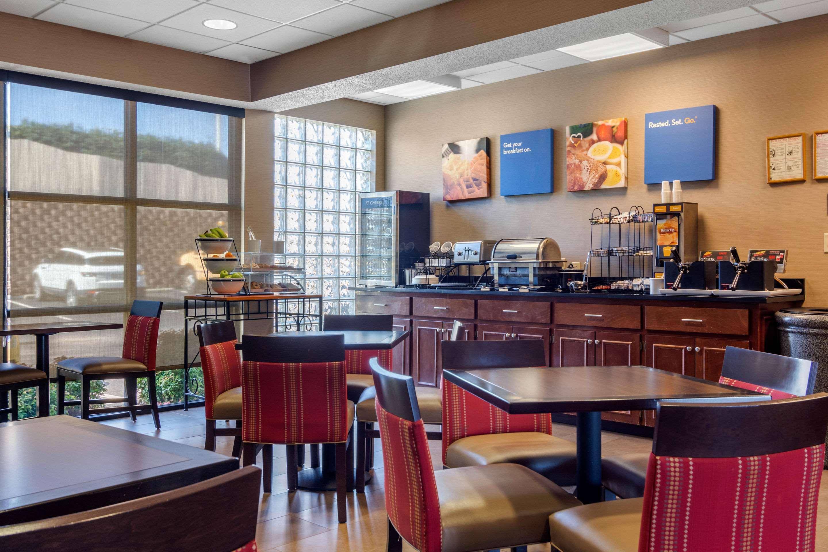 לה גראנג' Comfort Inn & Suites מראה חיצוני תמונה