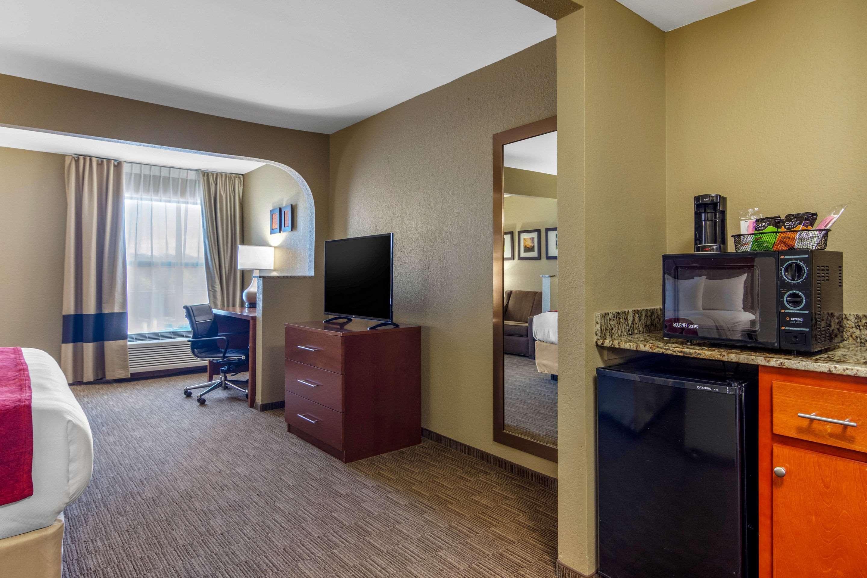 לה גראנג' Comfort Inn & Suites מראה חיצוני תמונה