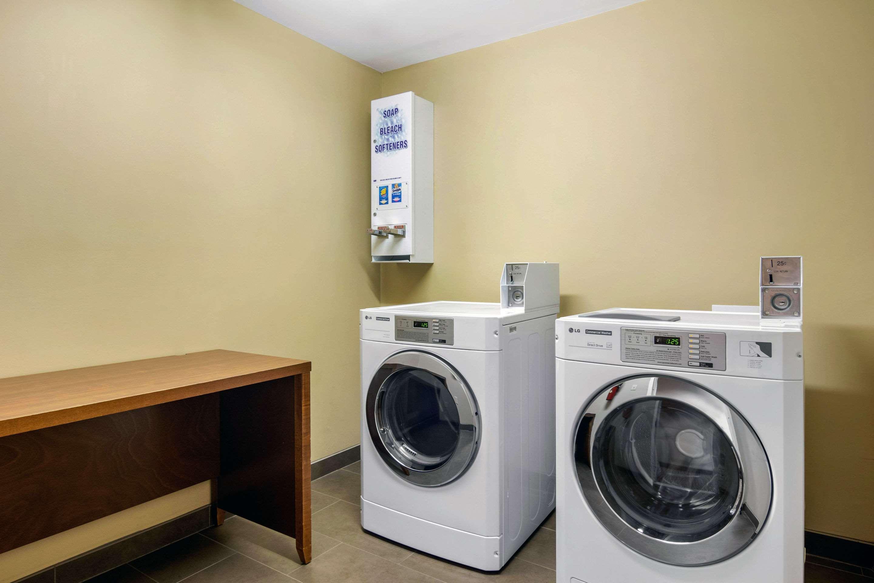 לה גראנג' Comfort Inn & Suites מראה חיצוני תמונה