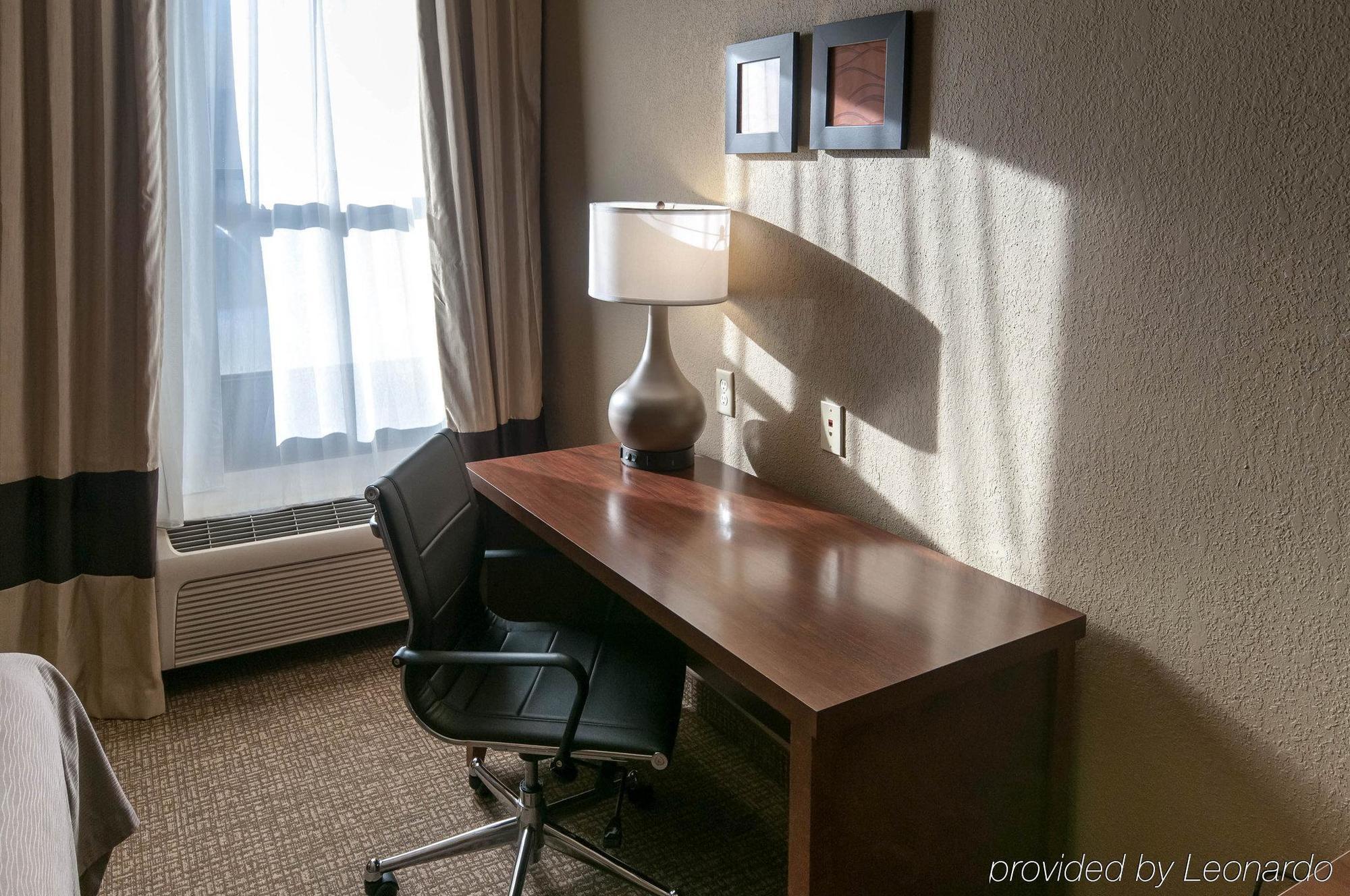 לה גראנג' Comfort Inn & Suites מראה חיצוני תמונה