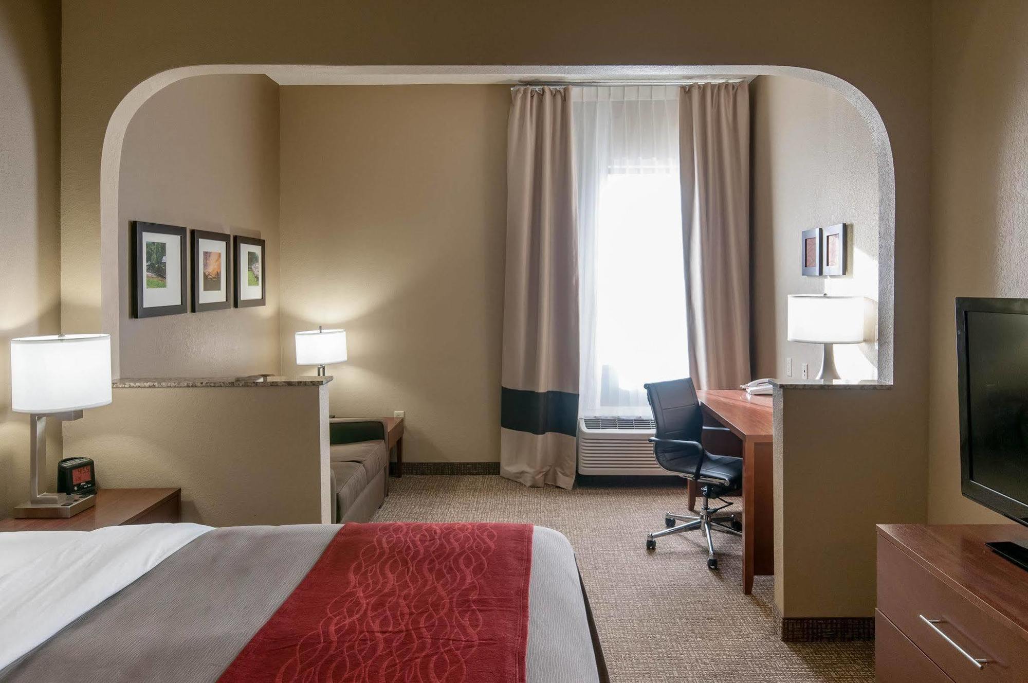 לה גראנג' Comfort Inn & Suites מראה חיצוני תמונה