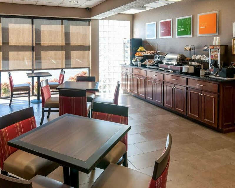 לה גראנג' Comfort Inn & Suites מראה חיצוני תמונה