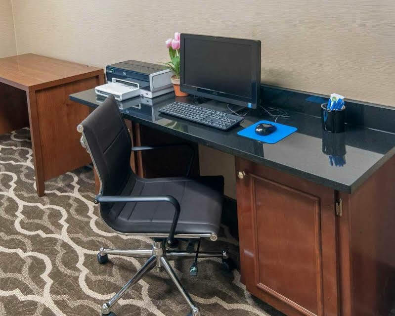 לה גראנג' Comfort Inn & Suites מראה חיצוני תמונה