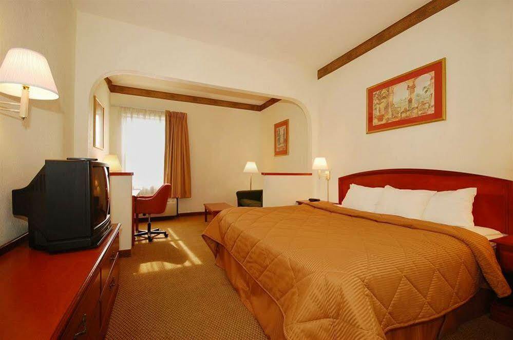 לה גראנג' Comfort Inn & Suites מראה חיצוני תמונה